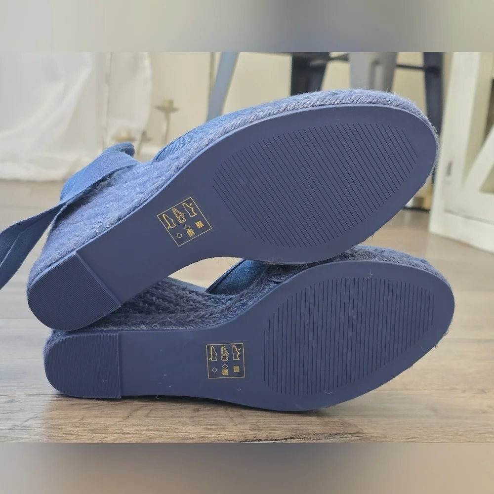 Draper James Lace Up Espadrilles Olivia Chambray NWOB Size 9
